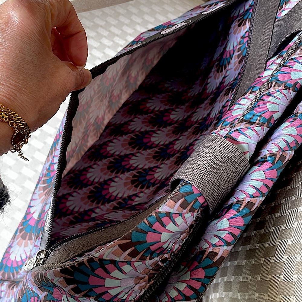 LeSportsac Light Weight Duffle Bag - Picture 7 of 11